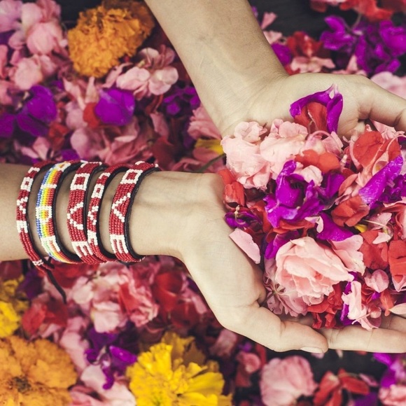 NWT Love Bracelet Beaded by Love Is Project - Picture 5 of 7